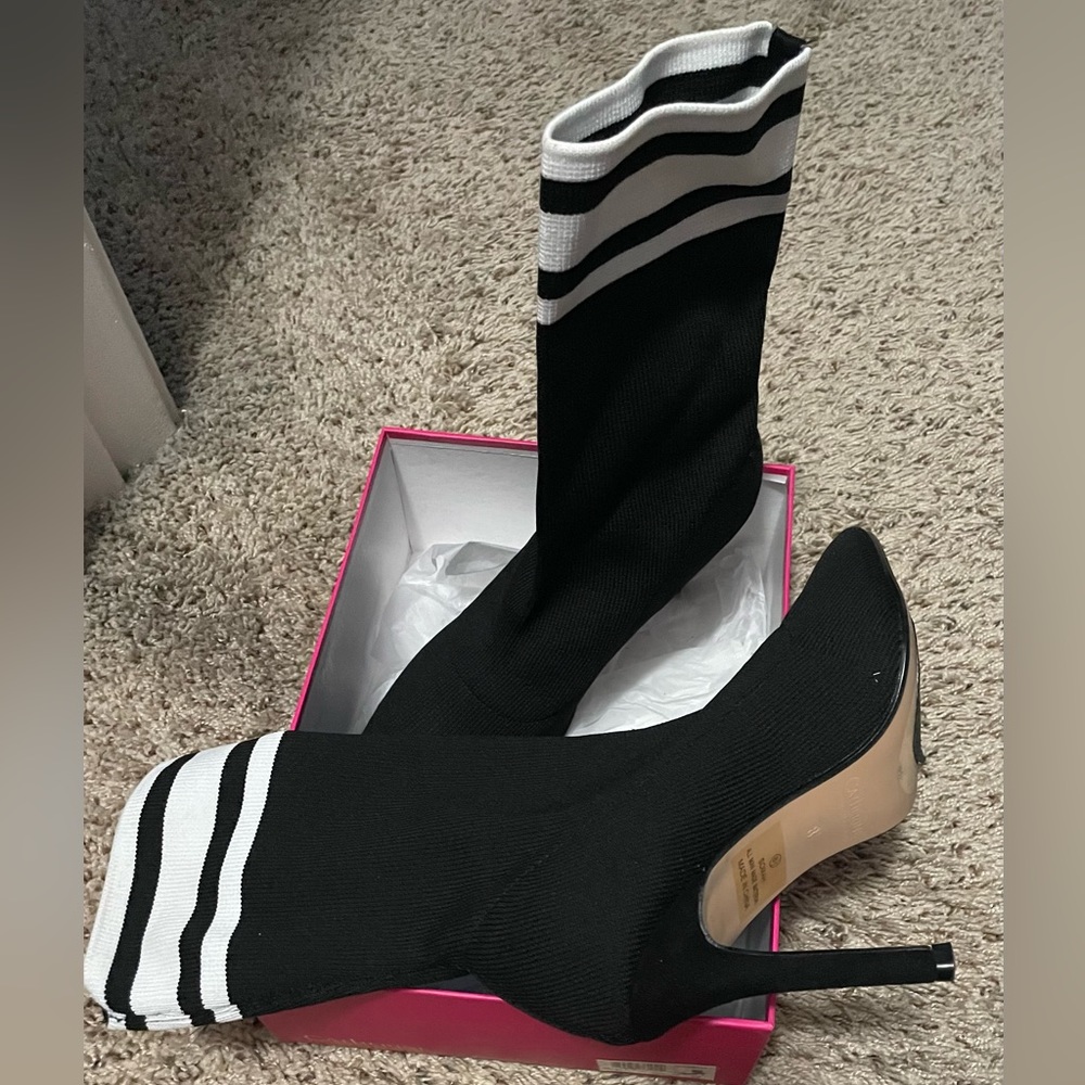 Glove like heels